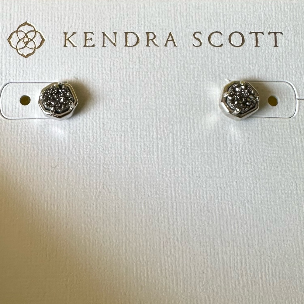 Kendra Scott Nola Silver Stud Earrings in Platinum Drusy